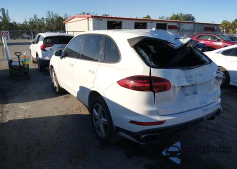 2017 Porsche Cayenne Platinum Edition z USA, uszkodzony, nr VIN WP1AA2A27HKA81851